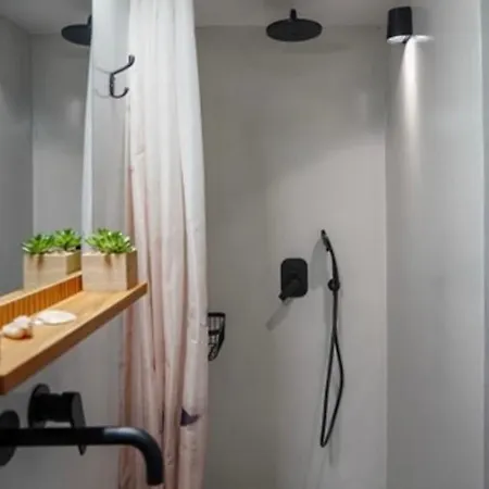 Casa Altra Ii Loutra Tinos 公寓 *